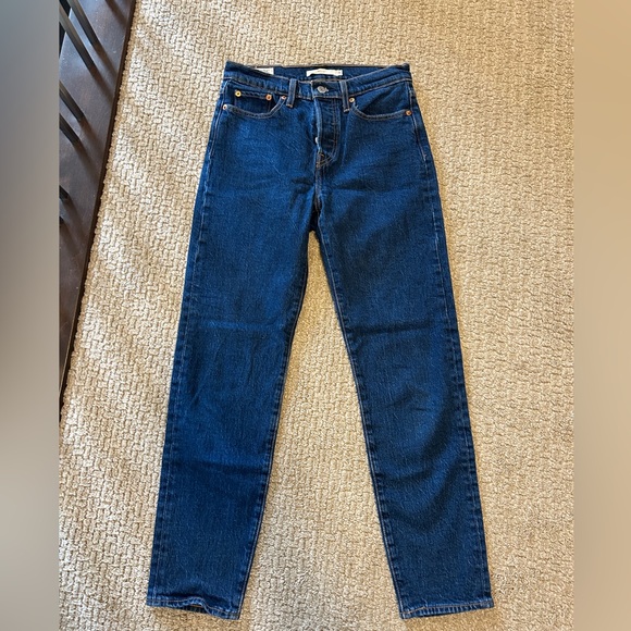 Levi wedgie jeans dark wash size 26 - Picture 2 of 5